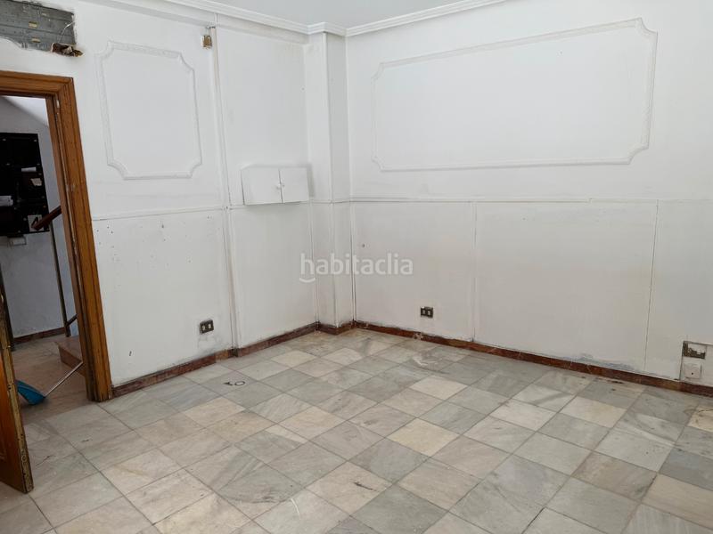 Foto 1665947e-d819-4c08-9ad0-d3a05b34fe82. Location local commercial dans calle de la manifestación 21 dans Zaragoza