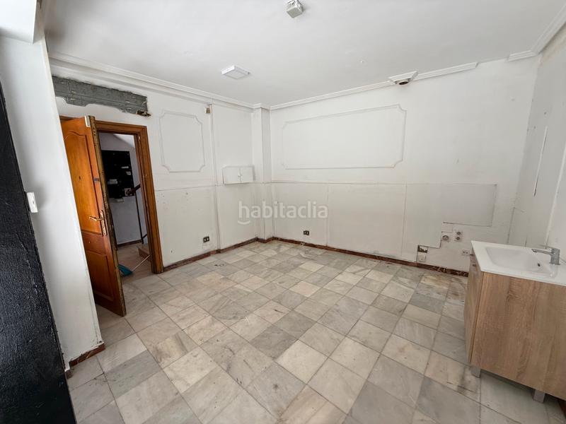 Foto 08ba60a5-6fe9-46de-aef8-0ad773966a1e. Rent business premise in calle de la manifestación 21 in Zaragoza