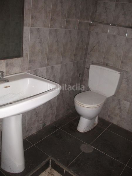 Foto 3fff685b-bed1-4e75-8738-7bad5b353332. Local comercial a O Castro Vigo