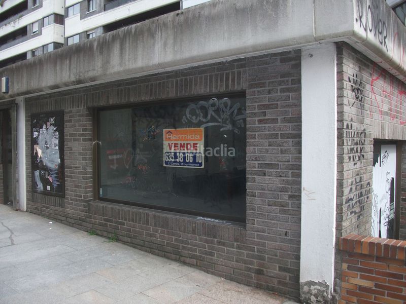 Foto b915b4d4-debc-43d5-9d4f-0866f0c29c21. Local comercial a O Castro Vigo