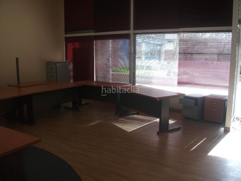 Foto e5aa8957-bb4f-40ee-9ad9-1d1d8a8dd344. Local comercial en O Castro Vigo