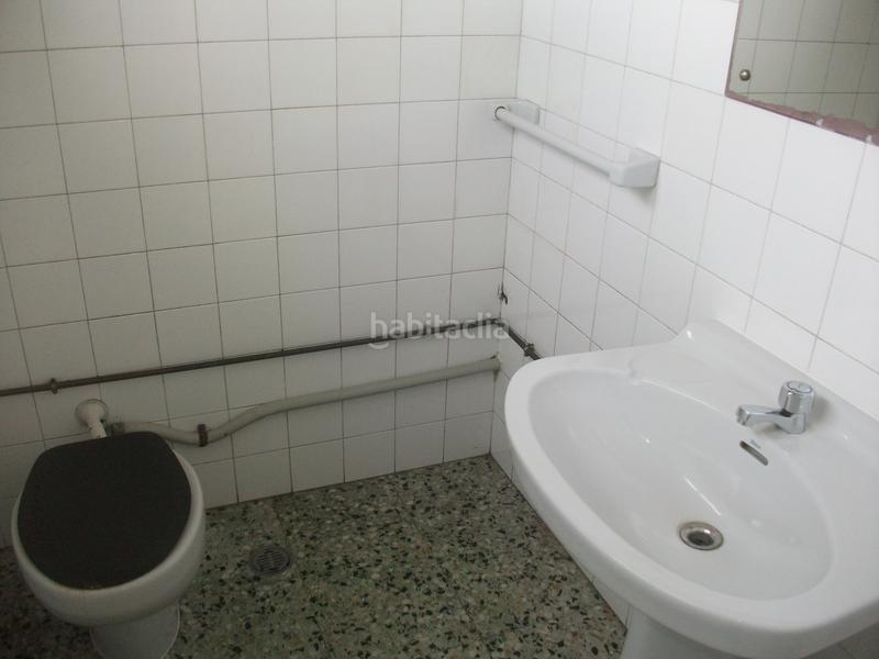 Foto 4995451a-7396-40f8-aa0b-a4365eba6253. Lloguer local comercial a Lavadores Vigo