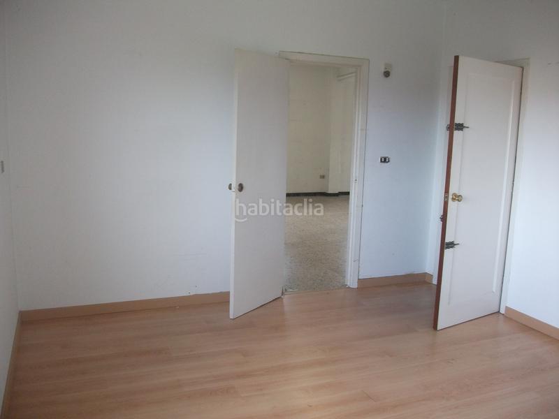 Foto b44f9b90-56da-452d-a2ee-fdd923d404a0. Lloguer local comercial a Lavadores Vigo