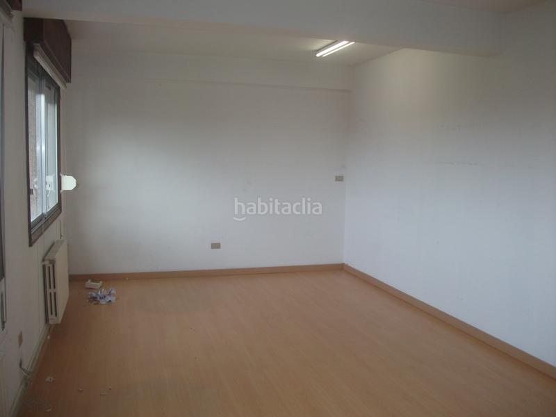 Foto beac2fa4-46d0-4bd9-b19a-dd40b425d6d7. Rent business premise in Lavadores Vigo