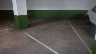 Location Parking voiture à Rúa zamora 51. Alquiler plaza de garaje el castañal