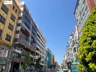 Location Appartement à Centro Ciudad. Piso 4 dormitorios con plaza de garaje en el centro de león
