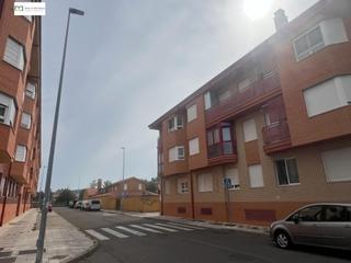 Pis a Villaquilambre. Piso 3 dormitorios en villaobispo con plaza de garaje