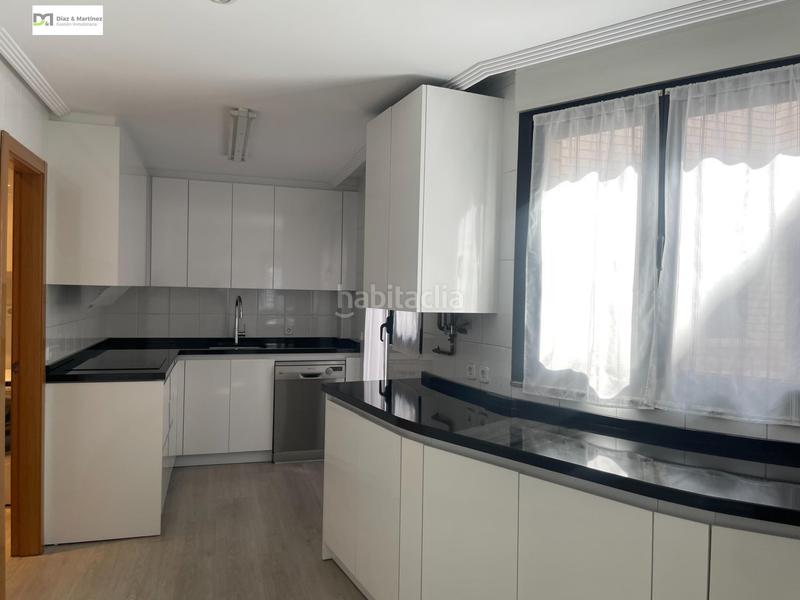 Foto 2f02ee30-e45b-4742-8688-e2795d416f08. Rent flat with heating parking in Centro Ciudad León