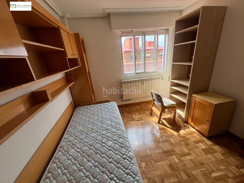 Foto f1eadcce-6670-4e5f-88ec-87520ba9b892. Miete zweistöckige wohnung mit parking in San Claudio - La Chantría León
