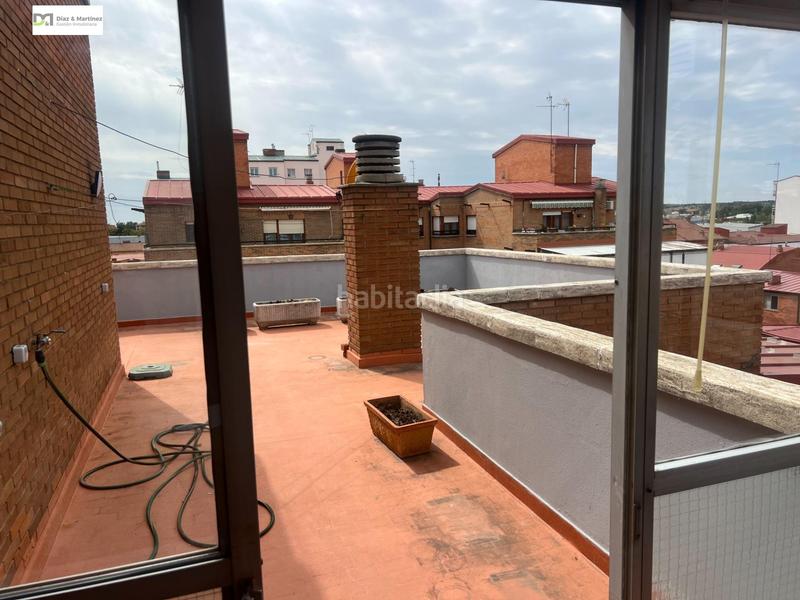 Foto 9c4fa2ae-65ed-4954-94e4-0e41e8448a1d. Rent duplex with parking in San Claudio - La Chantría León