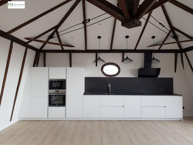 Foto 6a7ea6cf-b49e-45e0-ba0d-b58384c5d30a. Location attique dans Centro Ciudad León