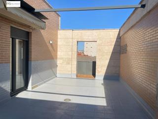 Apartament a Crucero. Ático en el paseo de salamanca