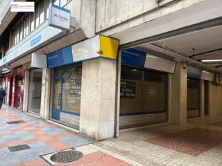 Alquiler Local Comercial en Centro Ciudad. Local en calle comercial con amplio escaparate