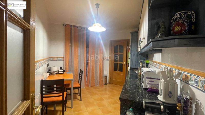 Foto 71a8f370-d817-45f0-9675-8c687f8ab050. Rent apartment with parking in San Mamés - La Palomera León