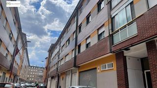 Pis a Trobajo del camino. Piso zona lidl con ascensor y garaje