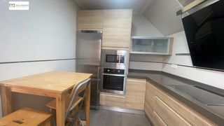 Miete Etagenwohnung in El Ejido - Santa Ana. Apartamento al pie de  la catedral