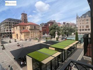Lloguer Local Comercial a Casco Antiguo. Se alquila local oficina zona botines
