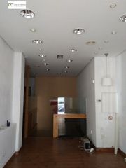 Miete Geschäftsraum in San Claudio - La Chantría. Local acondicionado de 2 plantas en lancia