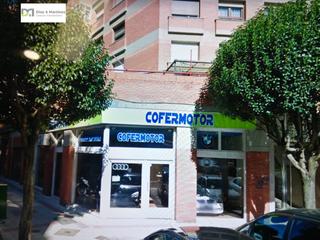 Local commercial à San Claudio - La Chantría. Local en chaflan proximo a sta ana