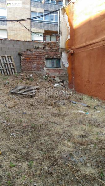 Foto f53f83c5-0832-4cf6-b829-2d8f780d68de. Terreno residencial solar urbano 202 m2, zona Crucero pinilla en León