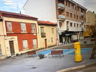 Casa a Valverde de la Virgen. 2 casas en el centro de la virgen del camino 500 m2 solar