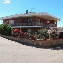 Chalet à Santovenia de la Valdoncina. Chalet