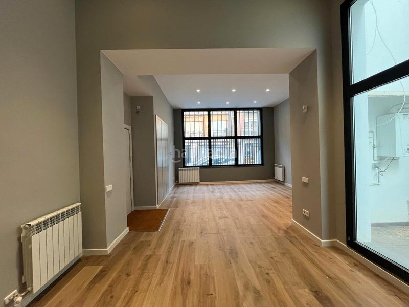 Foto 9ed55501-5f6e-4010-9099-79806e7eef4d. Pis a carrer d'amílcar 129 a La Font d´en Fargues Barcelona