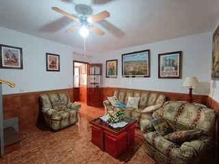 Casa en Hell�n. Casa con patio, en agram�n