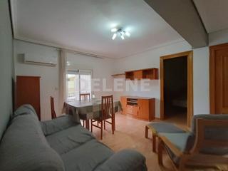 Appartement à Hellín. Piso reformado, zona jardin glorieta.