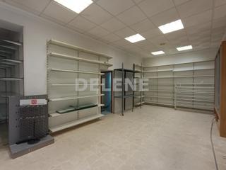 Casa pareada en Hellín. 2633 vivenda y local de 565m2, plaza del mercado