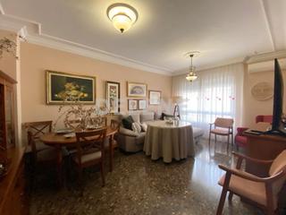 Casa a schiera in Hellín. 2740 adosado con patio en isso.