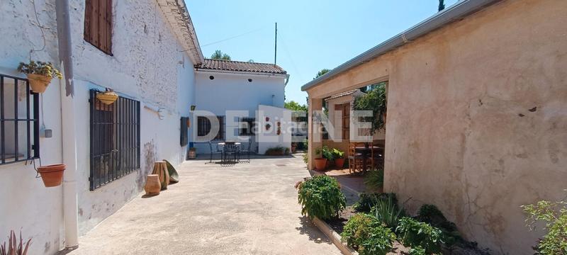 Foto 0542e04e-7d20-482e-ae0f-8f2a3efce0bd. Masia amb xemeneia aparcament piscina a Pozohondo