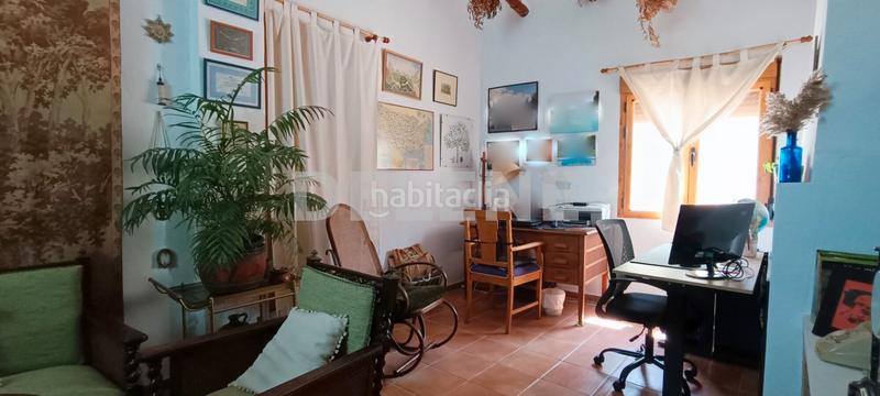 Foto 0758670d-b9b2-4647-90d0-16a014d00c28. Masia amb xemeneia aparcament piscina a Pozohondo