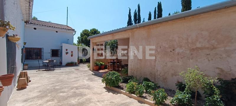 Foto 3226bae5-096b-4a87-9d2a-f1083d1d42e1. Masia amb xemeneia aparcament piscina a Pozohondo