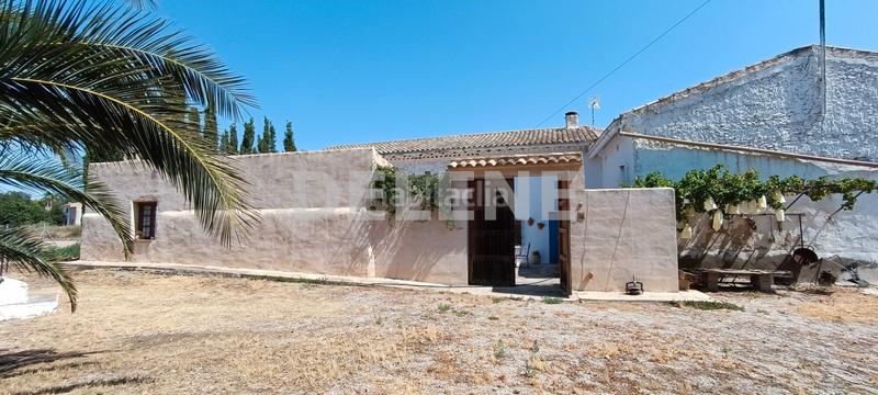 Foto 9d9fe0e9-ec58-4e27-a009-8ddefad57497. Masia amb xemeneia aparcament piscina a Pozohondo