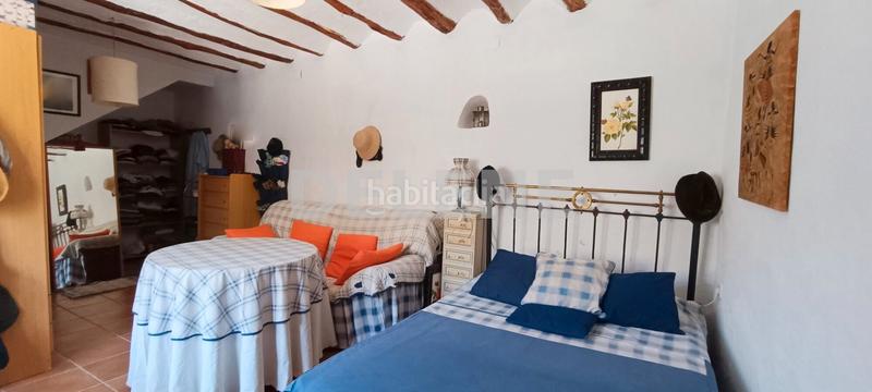 Foto f49bf05d-2f2c-4c63-a2c6-f85f599d3de9. Masia amb xemeneia aparcament piscina a Pozohondo