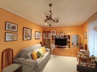 Casa en Helln. 2823 casa con terraza, prxima a estacin de autobuses.