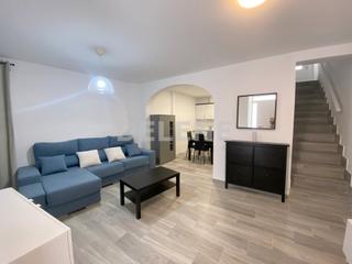 Casa  Calle alfarerías. Casa con terraza de 40 m2, zona cafeteria jd.
