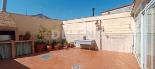 Casa adossada a Hellín. 2855 adosado con patio, garaje y buhardilla, zona hospital.