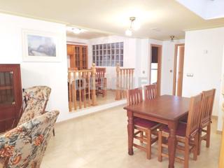 Casa adossada a Hellín. 2856 chalet adosado con patio y garaje, avenida de la constituci