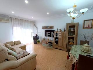 Casa adossada a Hellín. 2866 chalet adosado con patio en isso