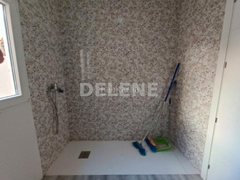 Foto 710058b3-1b87-43db-bb63-b91b84c3f926. Casa aparellada amb aparcament a Hellín