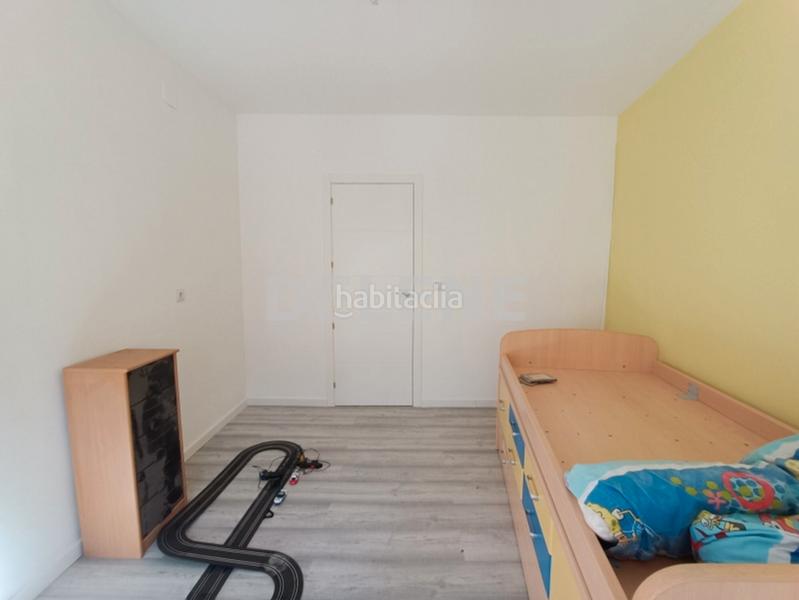 Foto 978e5cb6-4b4c-4945-be12-04068b5ed834. Casa aparellada amb aparcament a Hellín