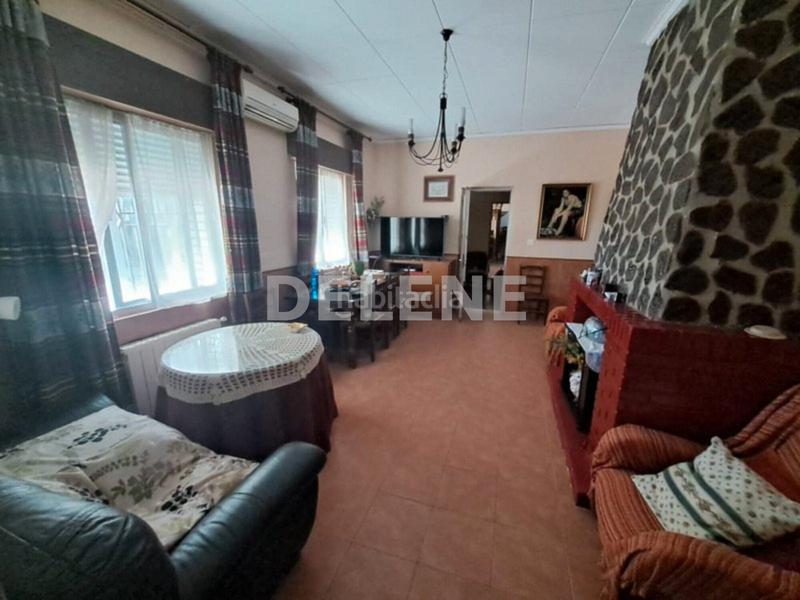 Foto e65a1a5b-0b29-453c-a869-1d8237f052f0. Casa amb xemeneia calefacció aparcament a Pozohondo