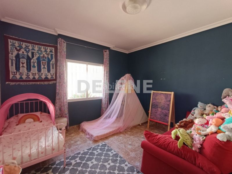 Foto a9f7e4bf-30cf-4333-8bab-5a1fb7ea1e7a. Xalet amb xemeneia a Hellín
