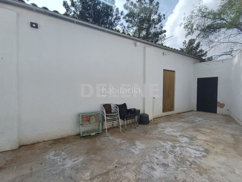 Foto 45441fbd-8785-4f10-9e3f-c76ba491a94d. Masia amb xemeneia a Tobarra