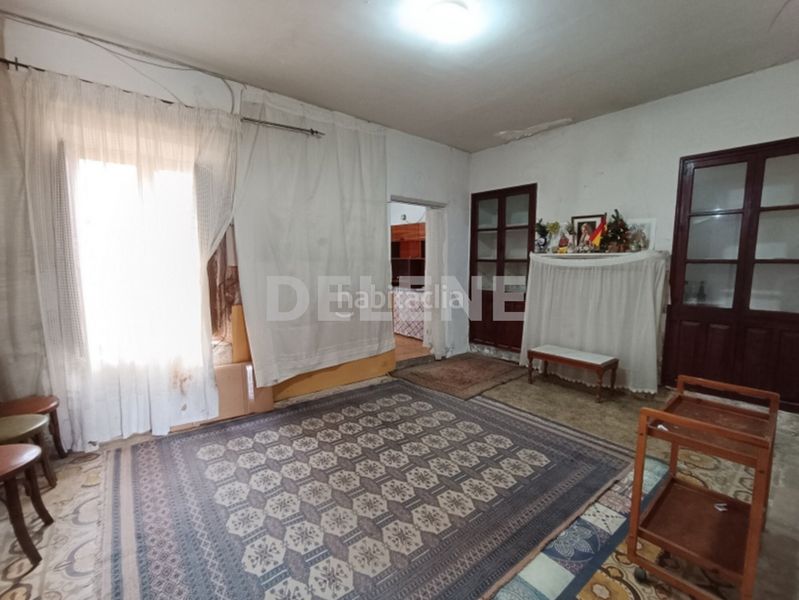 Foto 852190dd-16a4-402b-a57d-5429829b5f32. Casa aparellada a Hellín