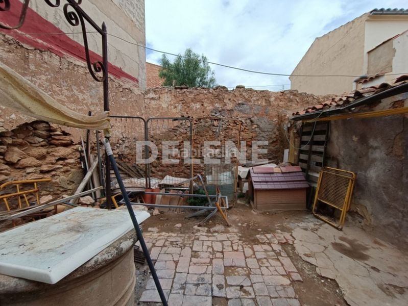 Foto a9426c40-1591-46cb-81ba-bb9239387058. Casa aparellada a Hellín
