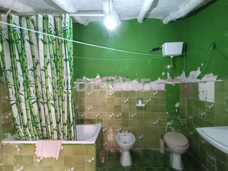 Foto a9d93b52-ac11-4238-916e-fe885e65ad50. Casa aparellada a Hellín