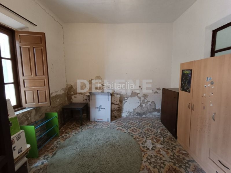 Foto ed77f5dc-5037-4614-ba2f-4efd4caf3107. Casa aparellada a Hellín